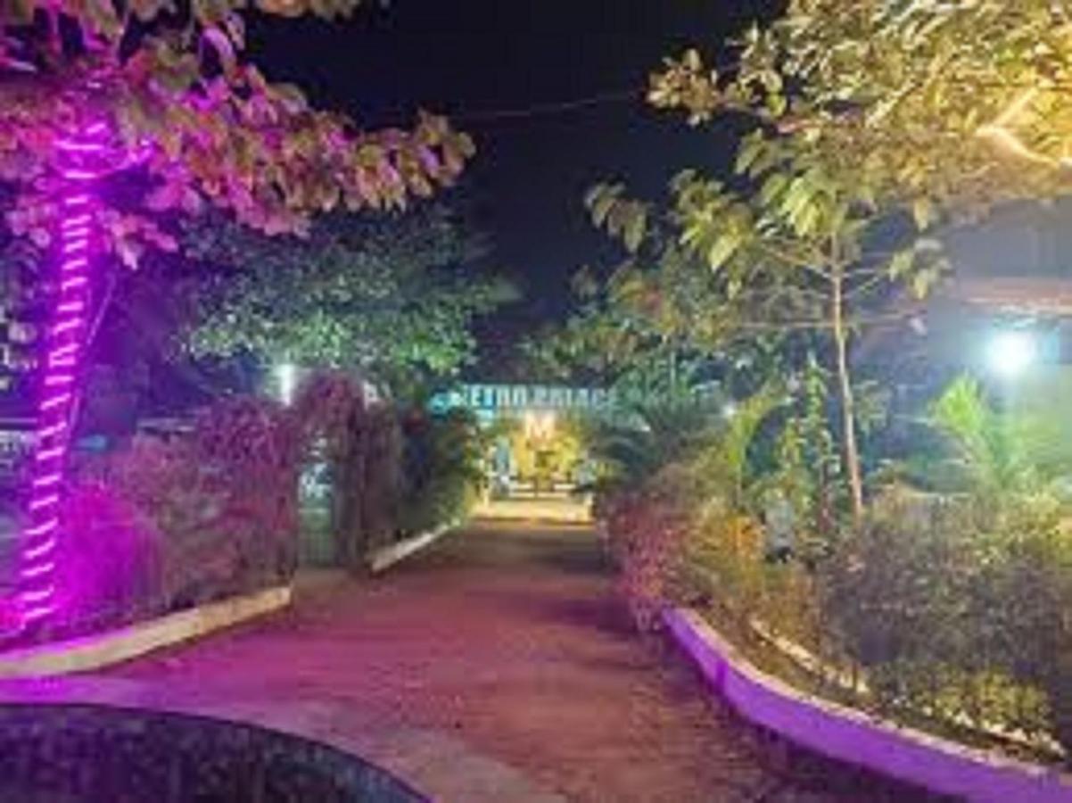 Hotel Metro Palace Resort Karjat Exterior foto