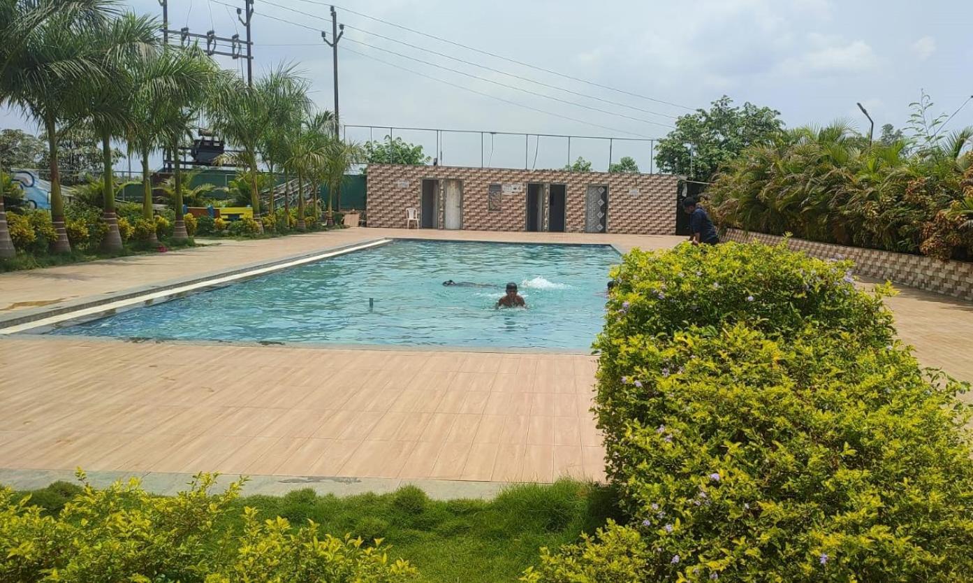 Hotel Metro Palace Resort Karjat Exterior foto