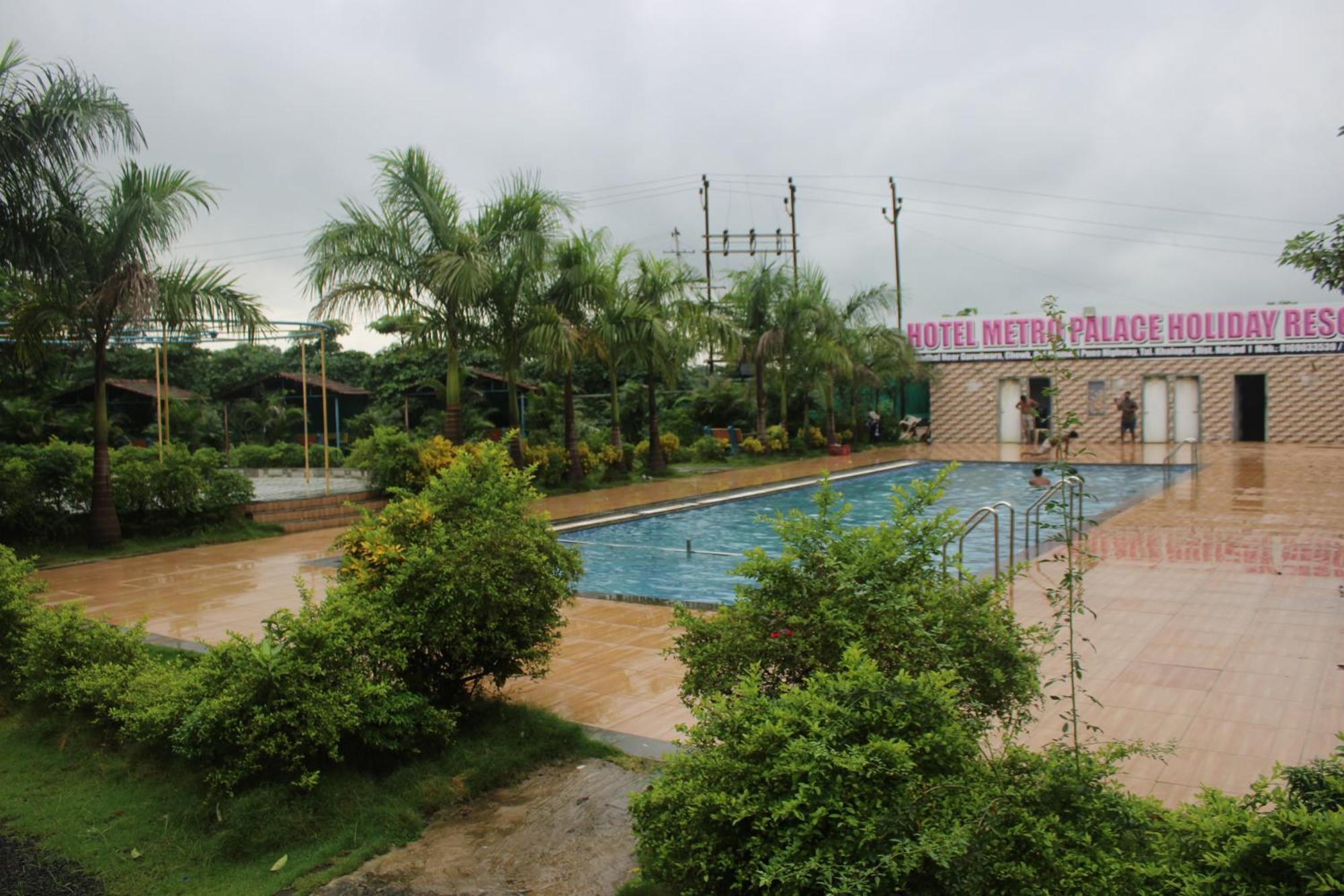 Hotel Metro Palace Resort Karjat Exterior foto