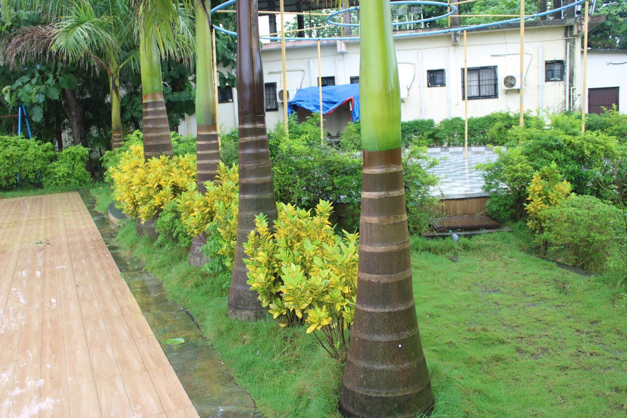 Hotel Metro Palace Resort Karjat Exterior foto