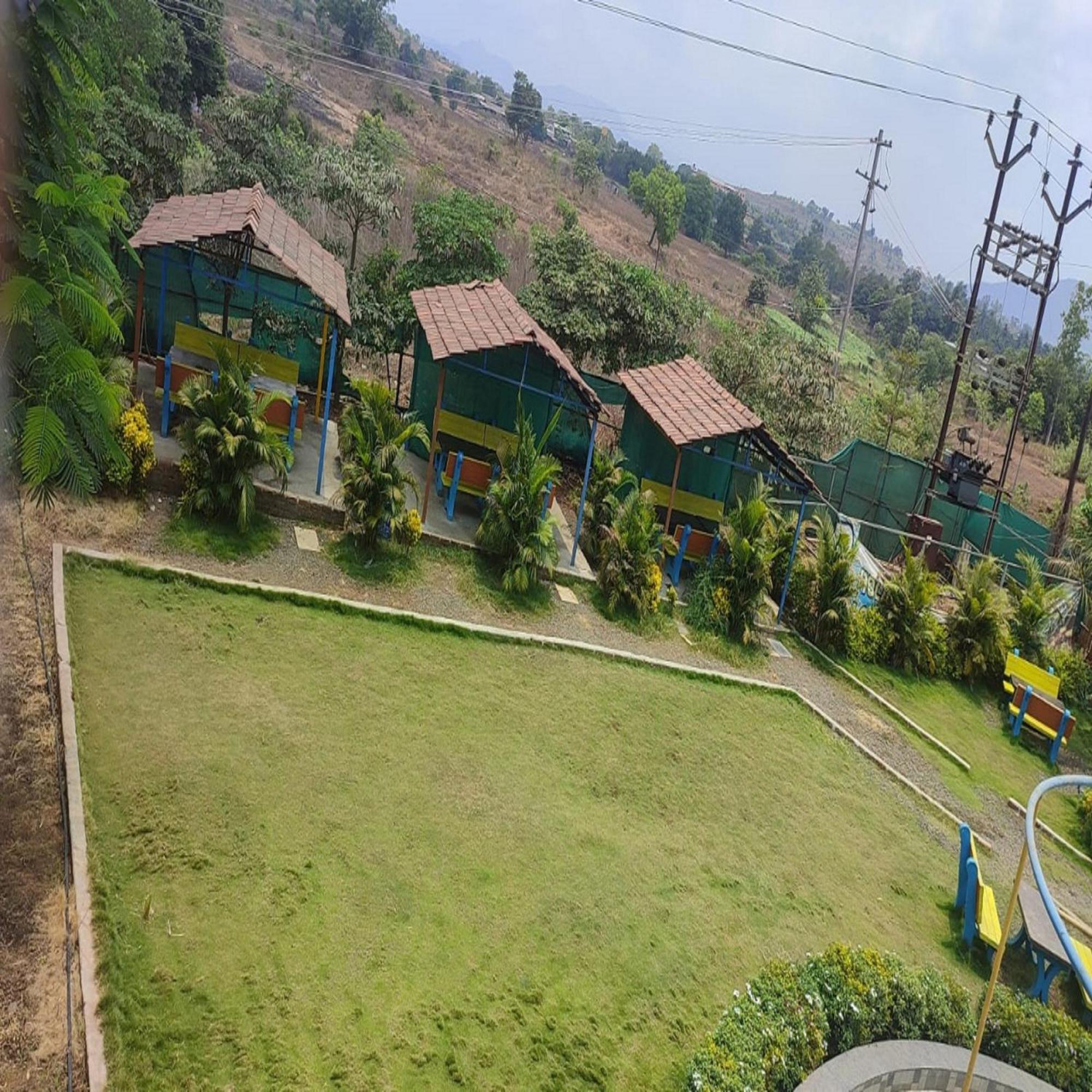 Hotel Metro Palace Resort Karjat Exterior foto
