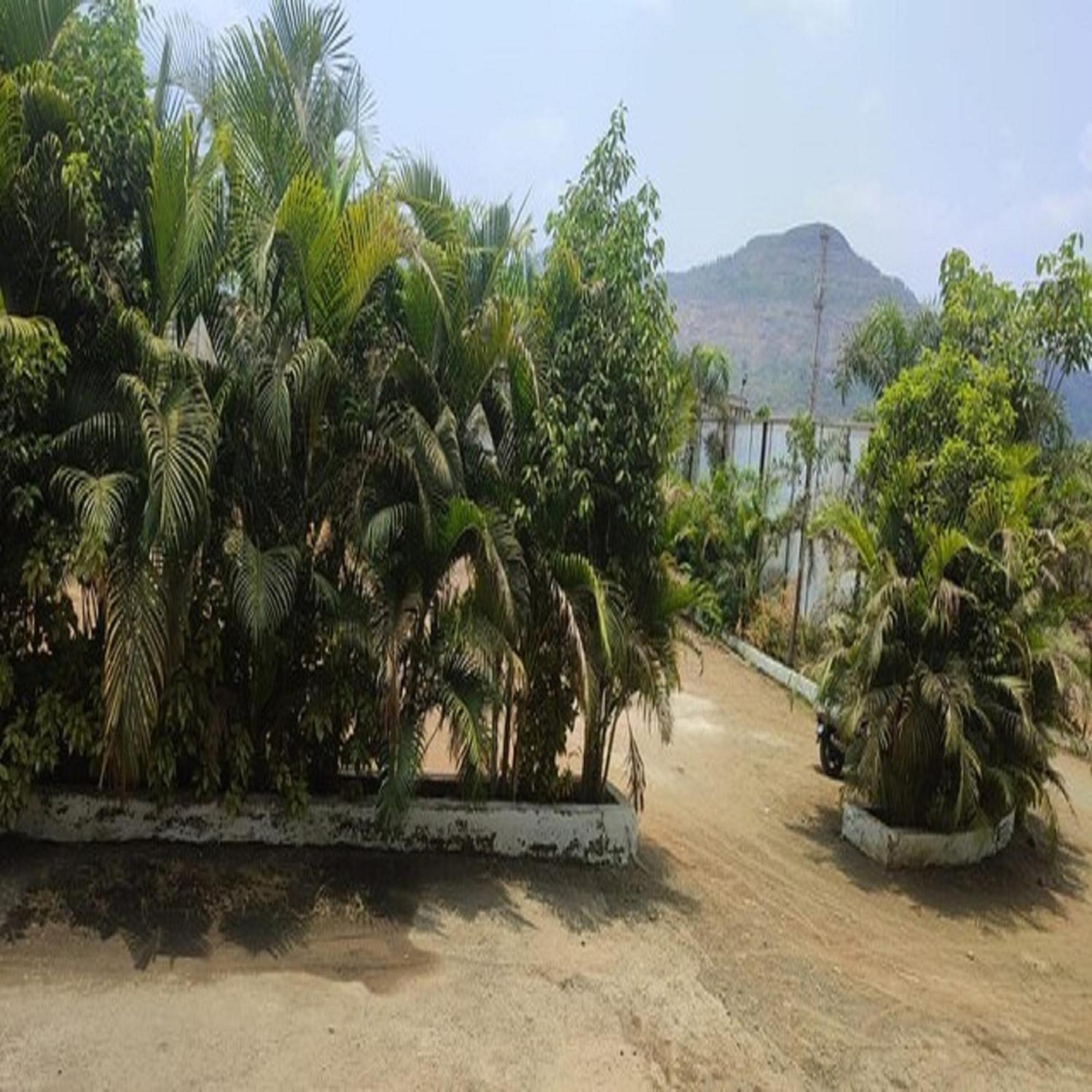 Hotel Metro Palace Resort Karjat Exterior foto